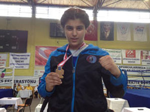 Trabzonlu Busenaz dünya şampiyonu oldu