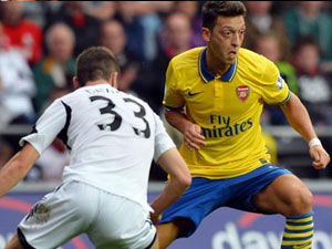 Mesut'lu Arsenal 5'te 5 yaptı