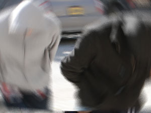 Trabzon'da çırılçıplak soyarak darp ettiler