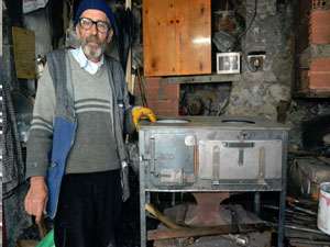 40 yıldır kuzineli soba imalatı yapıyor