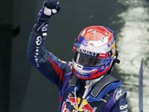 Vettel üst üste 4. yarışını kazandı