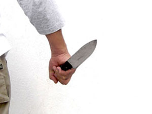 Barışmak istemeyen sevgilisini bıçakladı