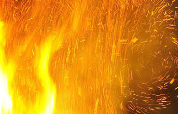 Ev yangınında, yaşlı çift hayatını kaybetti