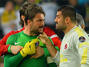 Takma bunları Onur!