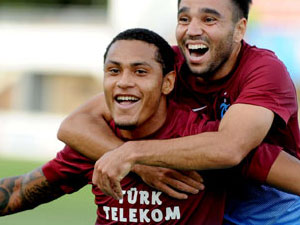 Henrique kendisine kulüp ararken...