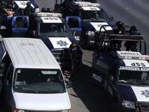 Uyuşturucu çeteleri polisle çatıştı: 14 ölü