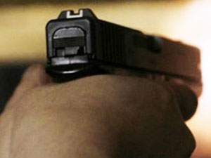 Karasu’da Uzman Çavuş Kazaen Kendini Vurdu: Hastanede Hayatını Kaybetti