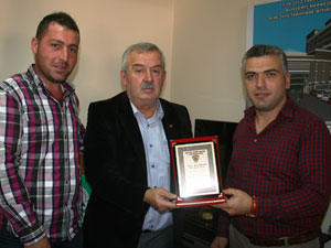 Off Roadcılardan başkana plaket