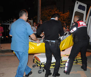 İntihar eden kadın kendini kurtaranlara saldırdı!