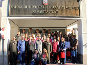 Samsun halk oyunları ekibi komutanı ziyaret etti