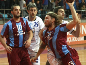 Hentbol maçında olay çıktı