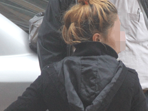 Cüzdan hırsızı genç kız yakalandı