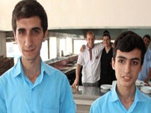 Üniversite kazanan garsonlara burs