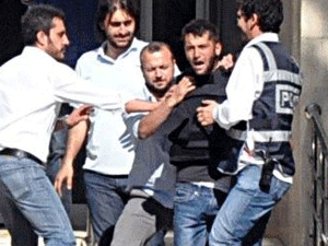 Annesini ve kardeşini öldüren zanlı tutuklandı