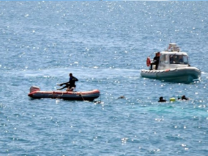 Kaçaklar boğulmaktan son anda kurtarıldı