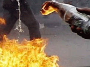 Şırnak’ta polis aracı ateşe verildi