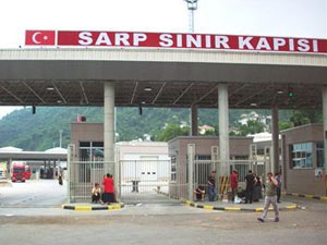 Sarp sınır kapısında olaylı gece