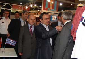 Bakana Trabzonspor rozeti