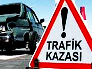 Haber yolunda kaza:3 gazeteci yaralı