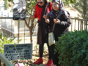 Annesinin naaşını 48 yıl sonra naklettirdi