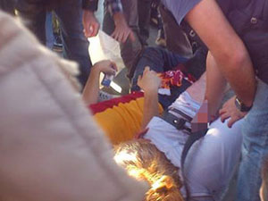 Metrobüste döner bıçaklı kavga