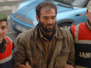 Taşla öldürmeye 17 yıl hapis