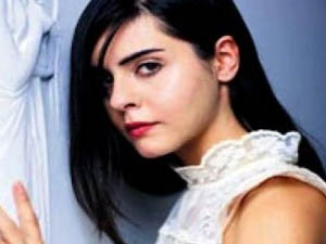 Almanya Türk kızını konuşuyor!