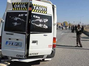 Öğrenci servisi kamyonetle çarpıştı: 9 yaralı