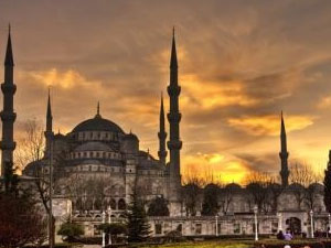 Sultanahmet'in minaresi sökülecek!