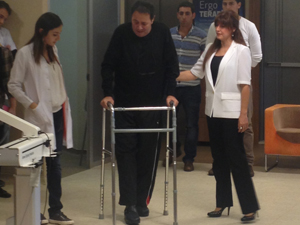 Yalçın Menteş yürümeye başladı