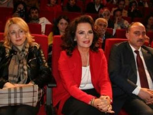 Hülya Koçyiğit'e eşi öyle bir sürpriz yaptı ki