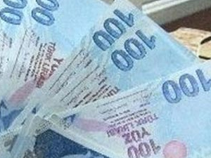 Bulduğu parayı iade etmeyince gözaltına alındı