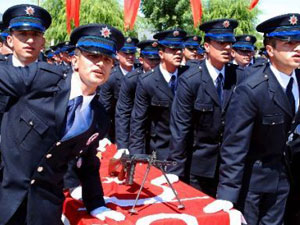 5 bin polis sokağa çıkıyor