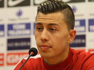 Emre maçtan sonra kimi tebrik etti?