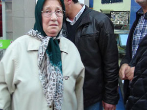 Pazardan dönen kadına kapkaç şoku!