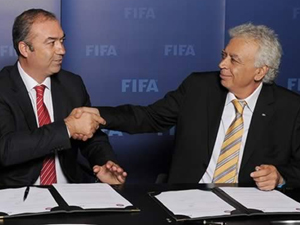 Kıbrıs'ta tarihi futbol anlaşması