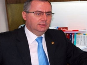 CHP'li vekili sekreteri fena çarptı!