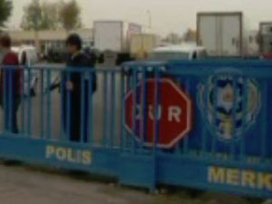 Bir tır dolusu bomba ve silah !...