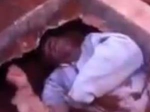 Mezarlığa gitti, mezardan kol ve baş çıktı