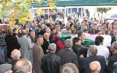 Anne ve kızları toprağa verildi