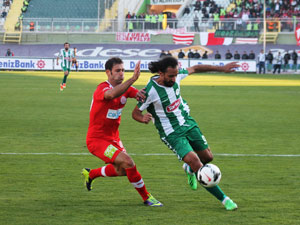 Konyaspor, Antalyaspor'u rahat geçti