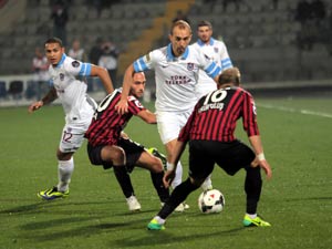 Alın size komik gol!