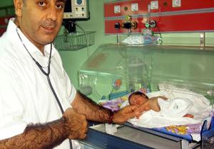 Parmak Çocuk Dünyaya Geldi