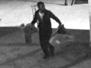 Madde bağımlısı genç cami yaktı!