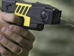 Polisin elektroşok silahı öldürdü