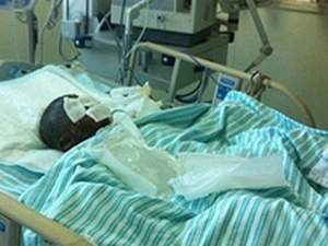 Boğazından benzin akıtıp...