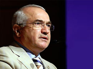 Cemil Çiçek: Allah bunun neresinde?