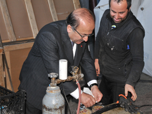 Başkan'dan sanayi esnafına aşure ikramı