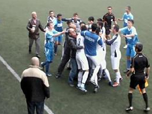 Amatör küme maçında olay