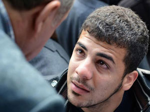 Erdoğan'ın gözünün içine bakarak ağladı